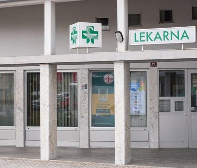 Slika vhoda Lekarne Kersnikova Velenje